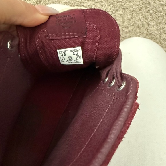 Vans - Picture 3 of 3